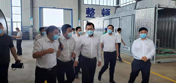 朝陽市委副書記、市長謝衛(wèi)東蒞臨一諾環(huán)保產(chǎn)業(yè)園考察并指導(dǎo)工作